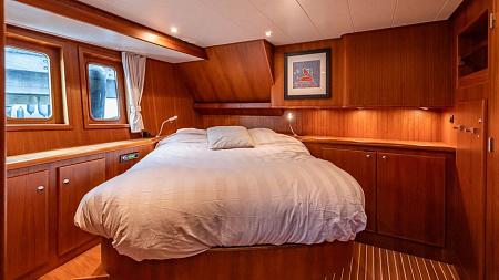Яхта Privateer Trawler 50